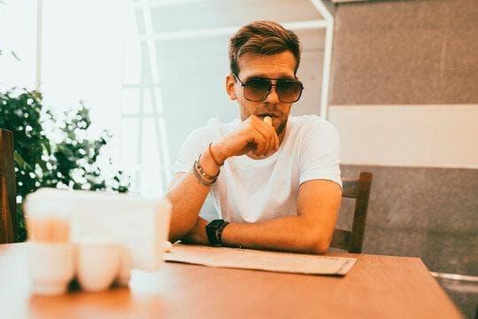 Marlboro e sigara rehberi ile yeni modeller, aroma seçenekleri ve güvenlik ipuçları