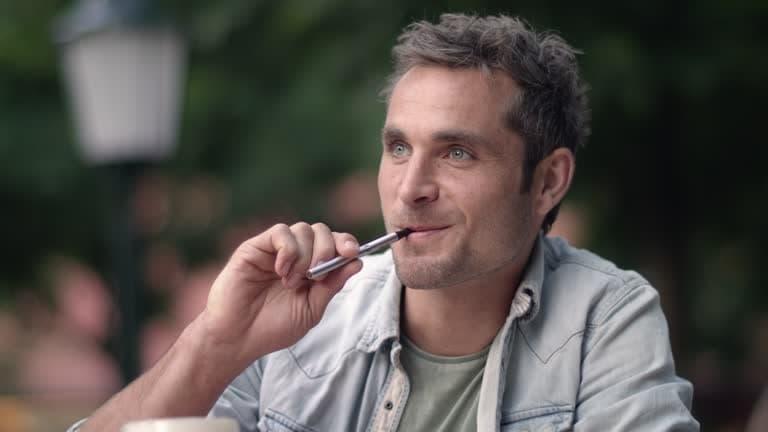 elektronik sigara zararları ve beklenmedik sağlık riskleri uzmanların öne çıkardığı 7 madde